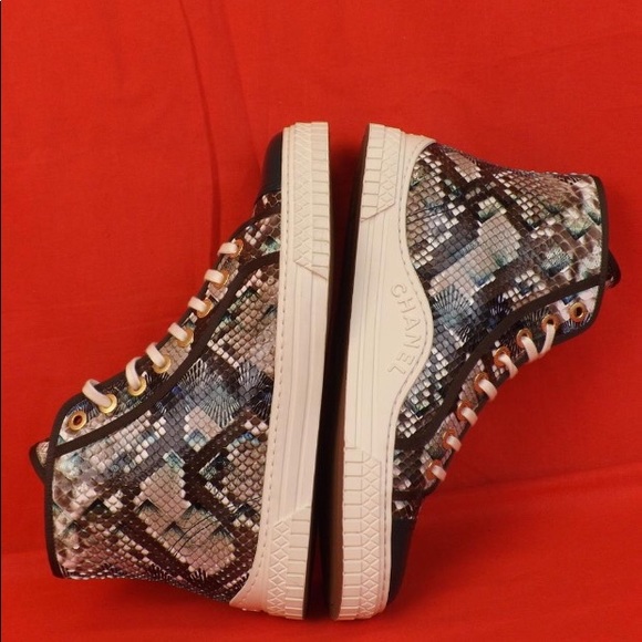 NIB CHANEL GREEN BROWN PYTHON LEATHER HI SNEAKERS - Picture 2 of 8